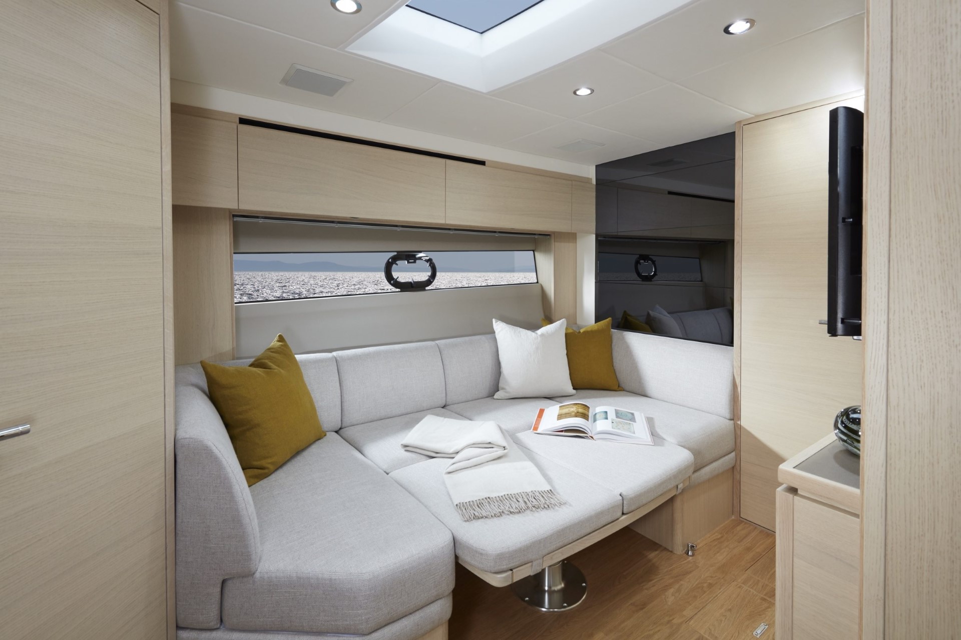 Princess V40 - Exterior